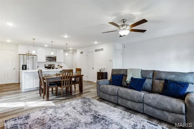 $363,900 | 120 Tiber Way, St. Charles, MO 63301