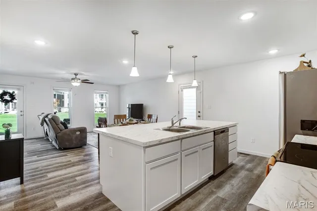 $363,900 | 120 Tiber Way, St. Charles, MO 63301