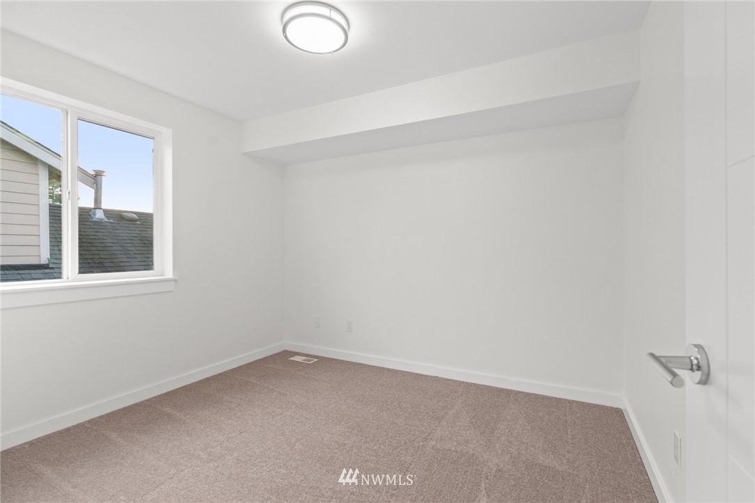 2106 Burnett Place South Renton, WA 98055 - Photo 27 of 31 Gallery Image 27