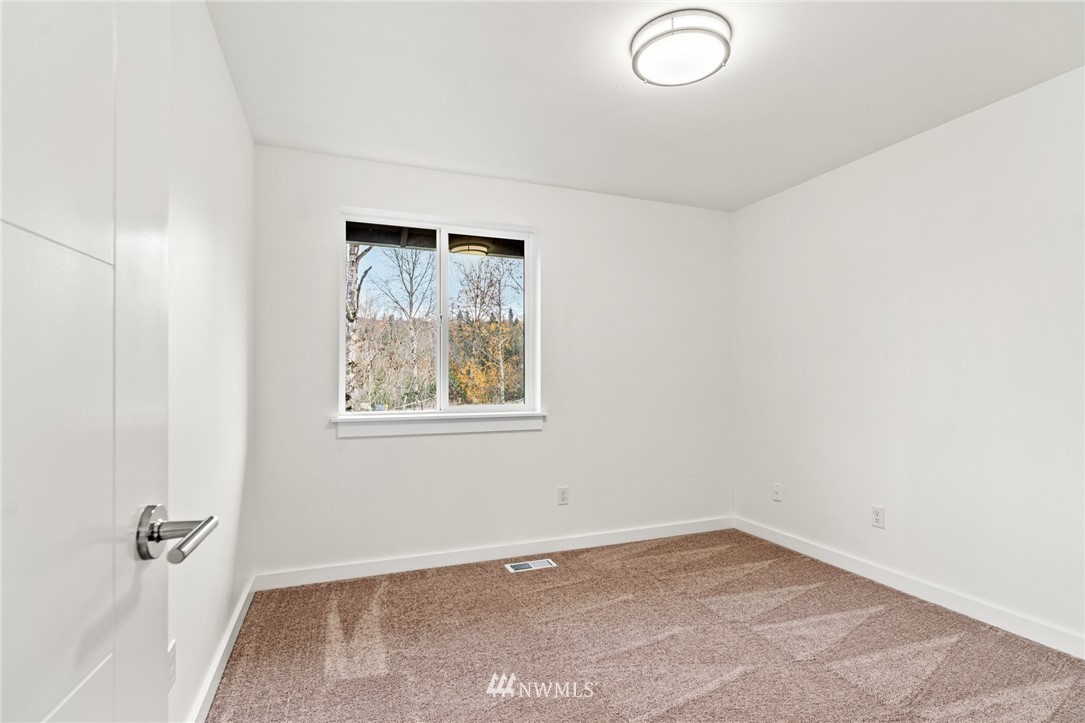 2106 Burnett Place South Renton, WA 98055 - Photo 28 of 31 Gallery Image 28