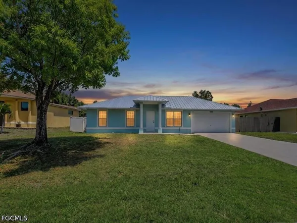 $2,300 | 2509 Academy Boulevard, Cape Coral, FL 33904