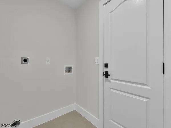 $2,300 | 2509 Academy Boulevard, Cape Coral, FL 33904