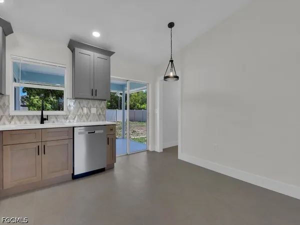 $2,300 | 2509 Academy Boulevard, Cape Coral, FL 33904