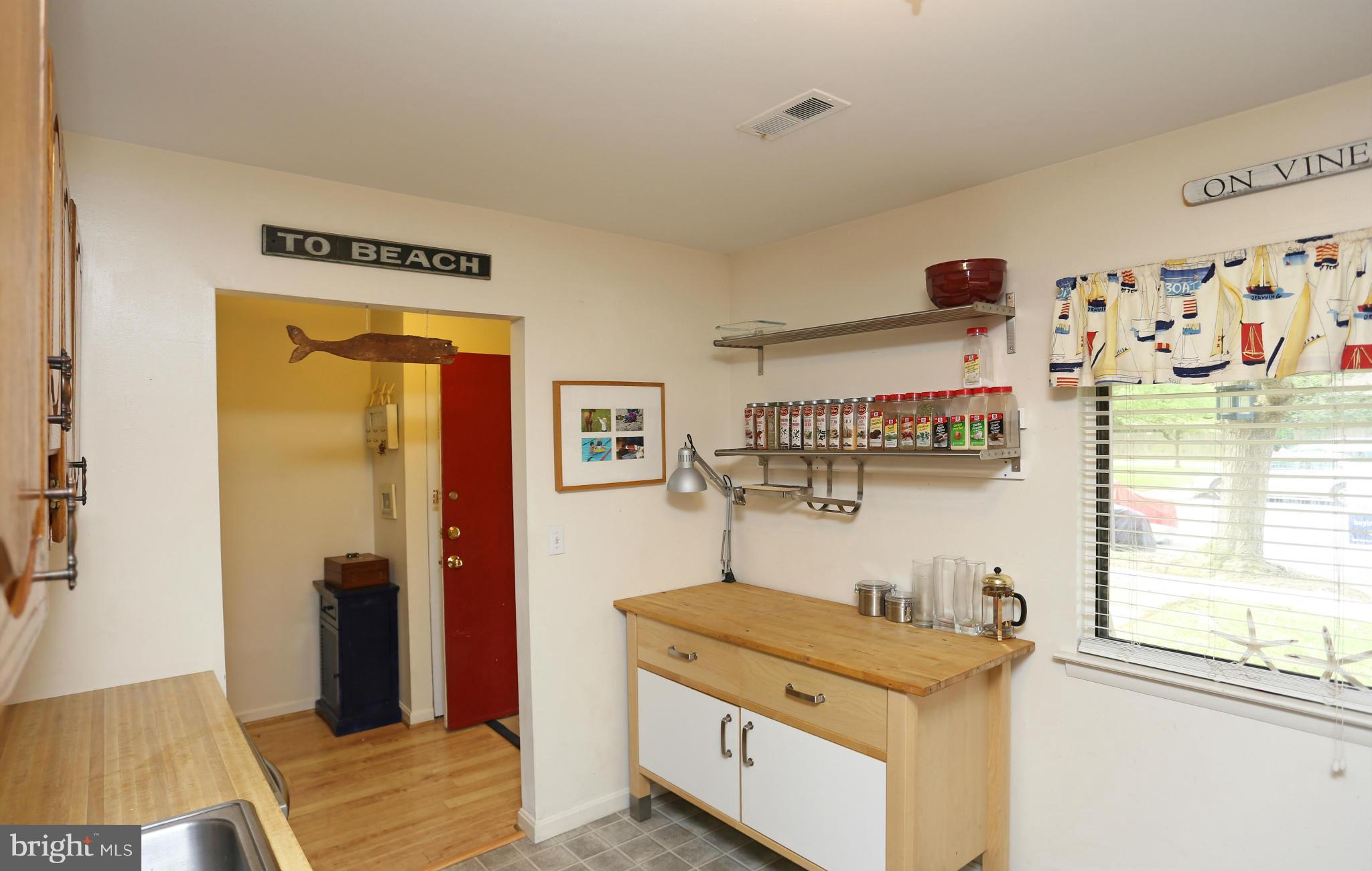 1035 Cedar Ridge Court Annapolis, MD 21403 - Photo 5 of 20 Kitchen