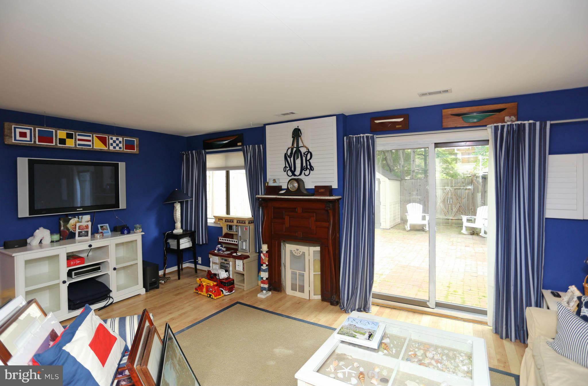 1035 Cedar Ridge Court Annapolis, MD 21403 - Photo 8 of 20 Family Room