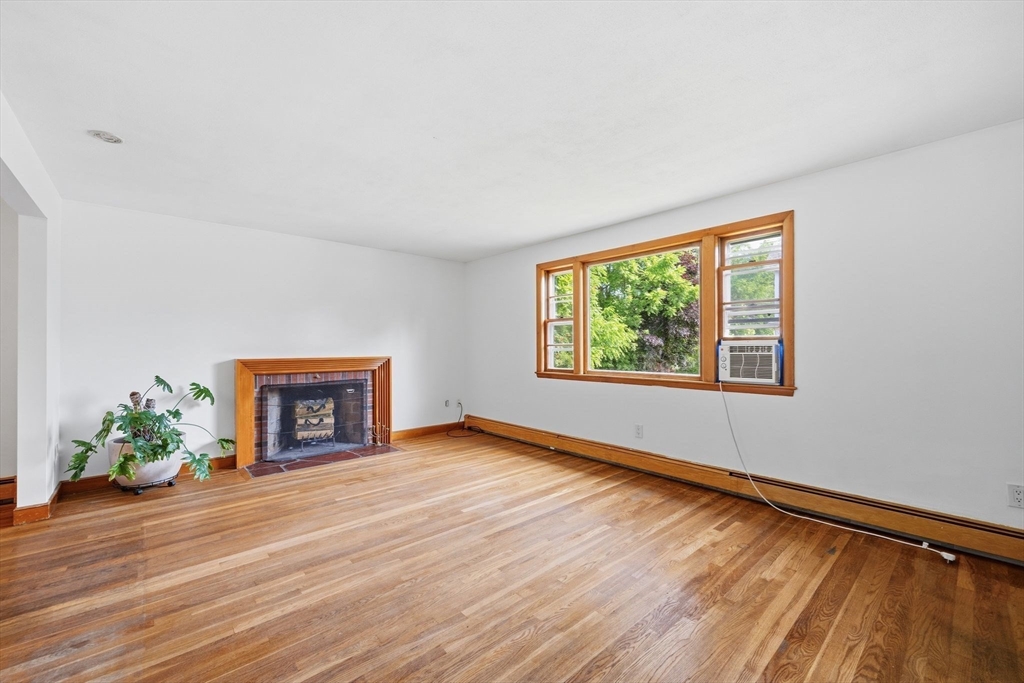 84 Oak Street Winchester, MA 01890 - Photo 3 of 38