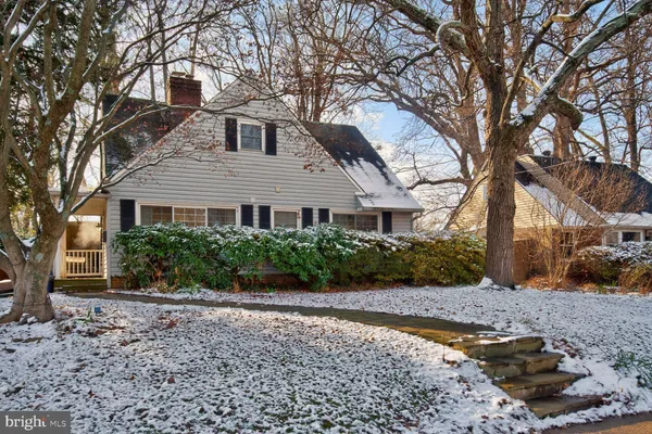 $3,300 | 2802 Dawson Avenue, Silver Spring, MD 20902