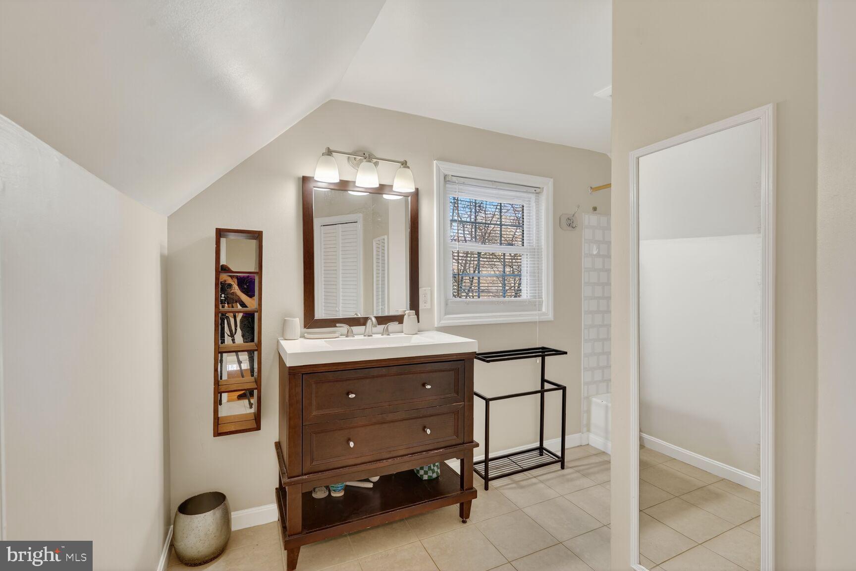 2802 Dawson Avenue Silver Spring, MD 20902 - Photo 24 of 30 Full Bath 2 of 2 - Upper Level