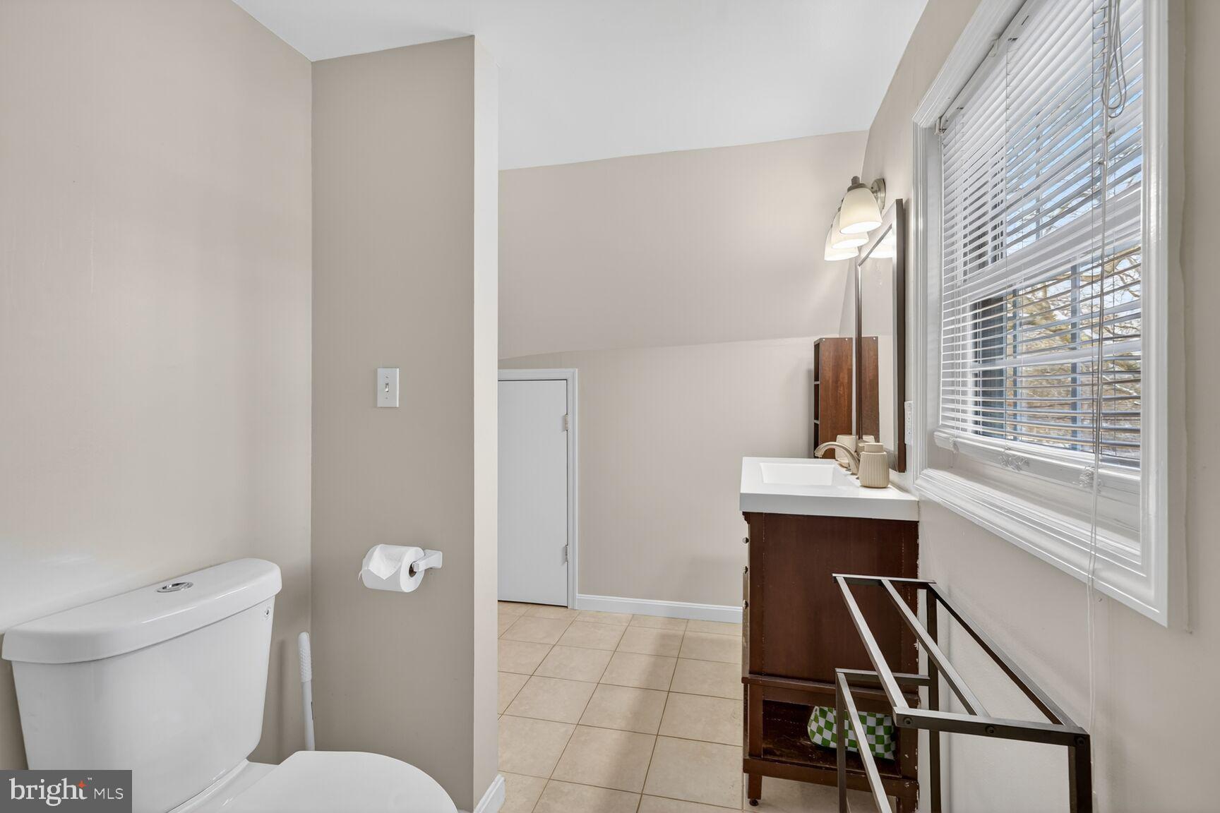2802 Dawson Avenue Silver Spring, MD 20902 - Photo 26 of 30 Full Bath 2 of 2 - Upper Level