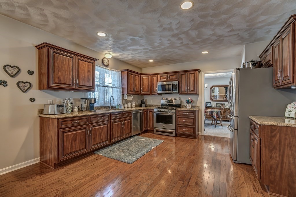 4 Cartwright Lane Billerica, MA 01821 - Photo 17 of 42