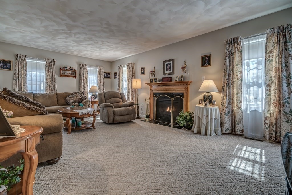4 Cartwright Lane Billerica, MA 01821 - Photo 22 of 42