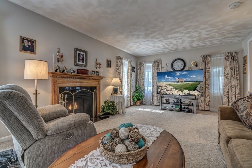 4 Cartwright Lane Billerica, MA 01821 - Photo 24 of 42