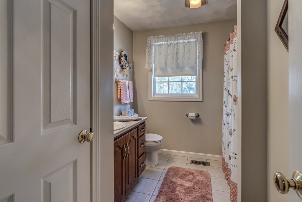 4 Cartwright Lane Billerica, MA 01821 - Photo 29 of 42