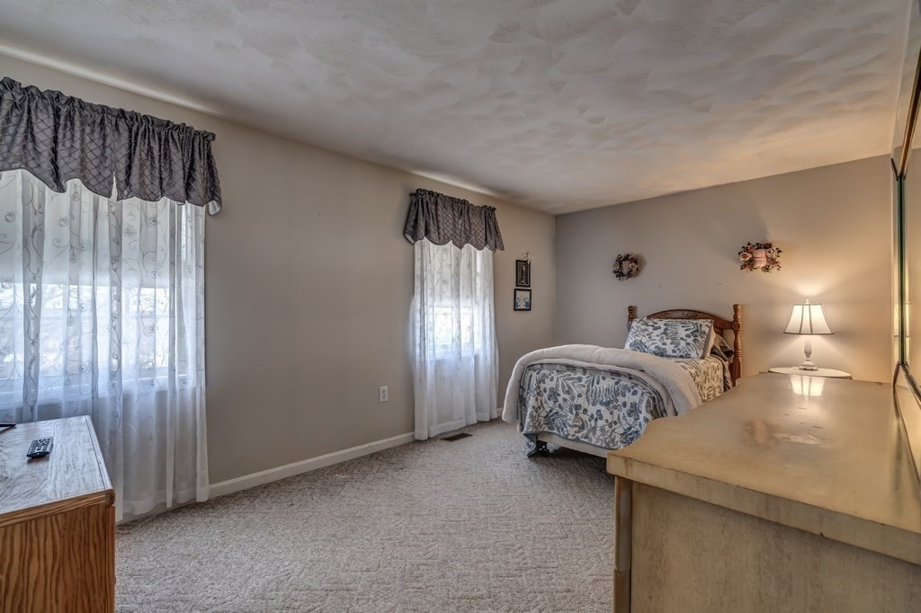 4 Cartwright Lane Billerica, MA 01821 - Photo 31 of 42