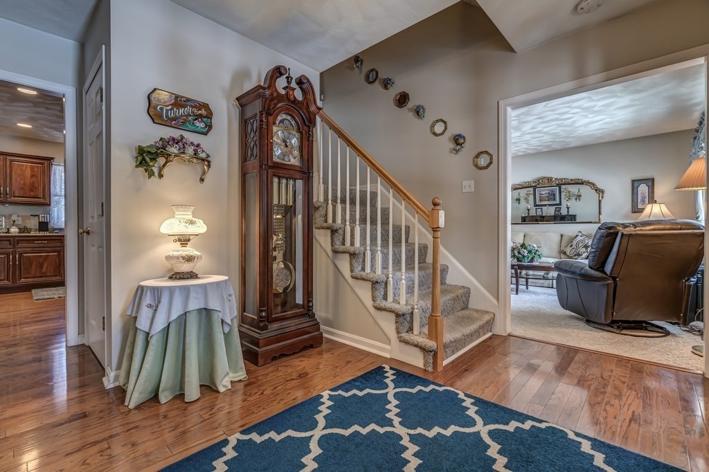 4 Cartwright Lane Billerica, MA 01821 - Photo 9 of 42