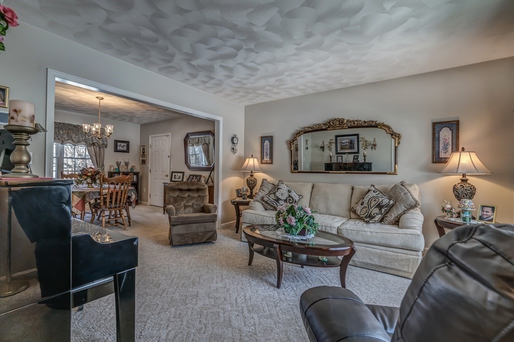 4 Cartwright Lane Billerica, MA 01821 - Photo 10 of 42