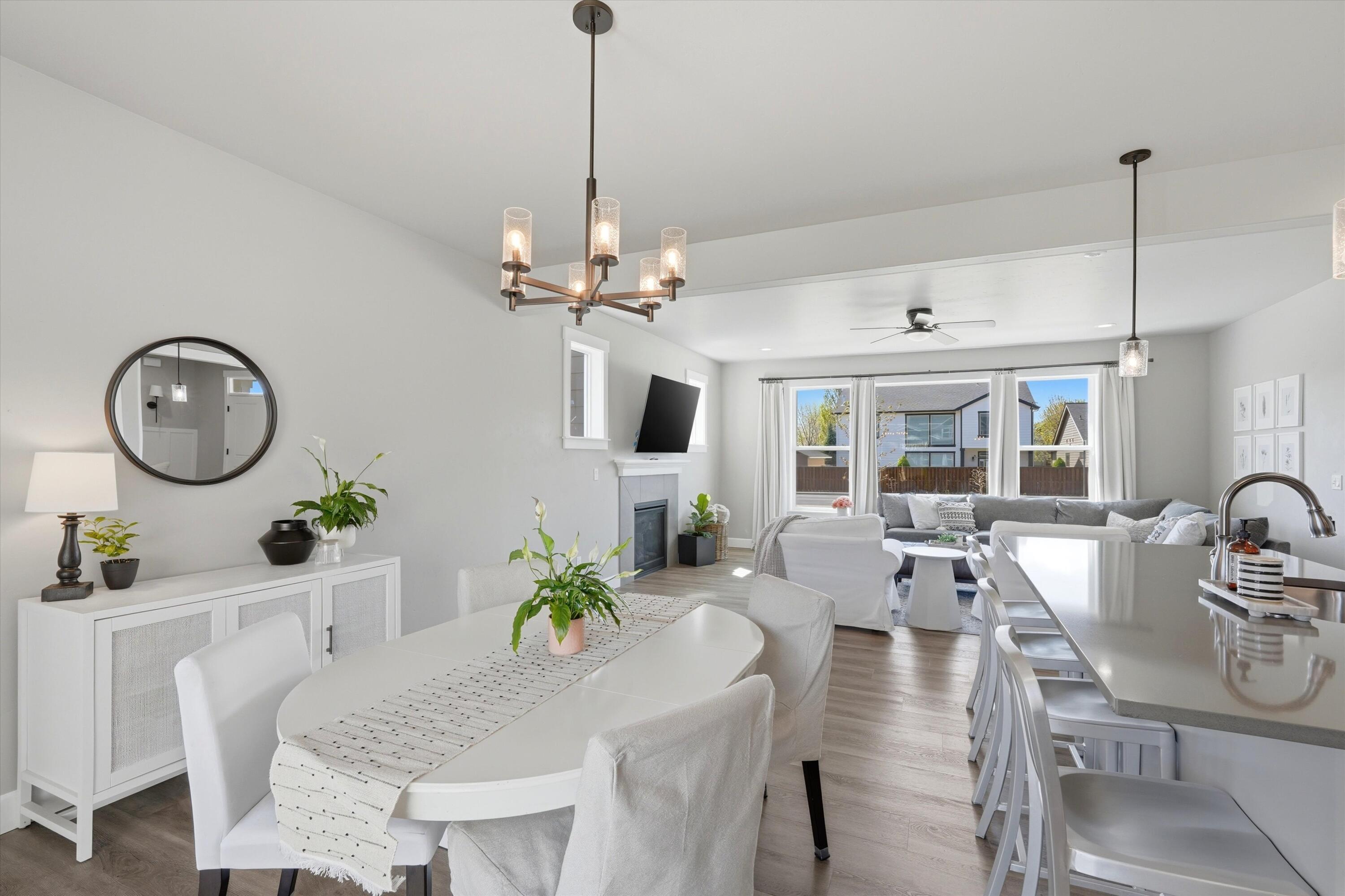 748 Northwest 27th Street Redmond, OR 97756 - Photo 14 of 41 Great Room