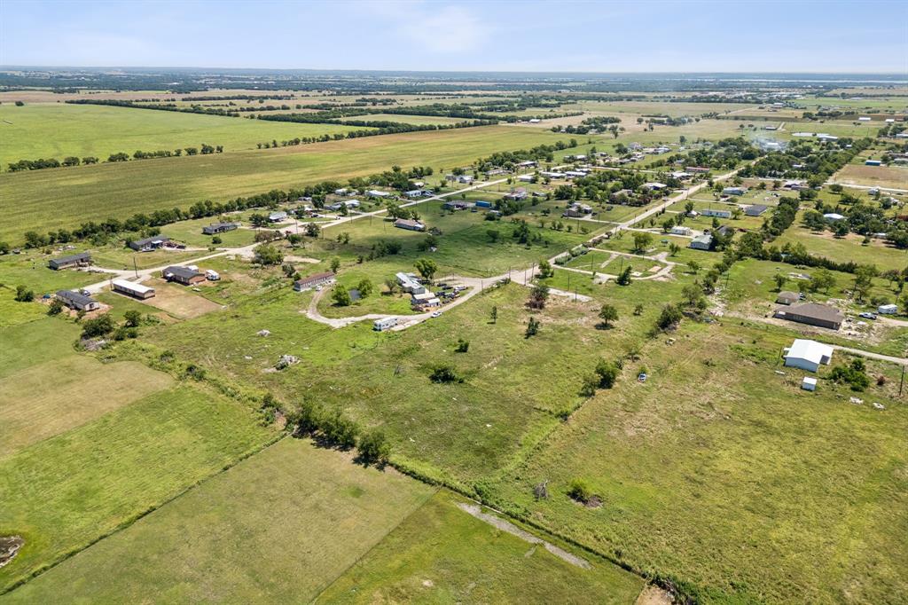 402 Sunflower Drive Valley View, TX 76272 - Photo 9 of 16 a view of lake view and mountain view