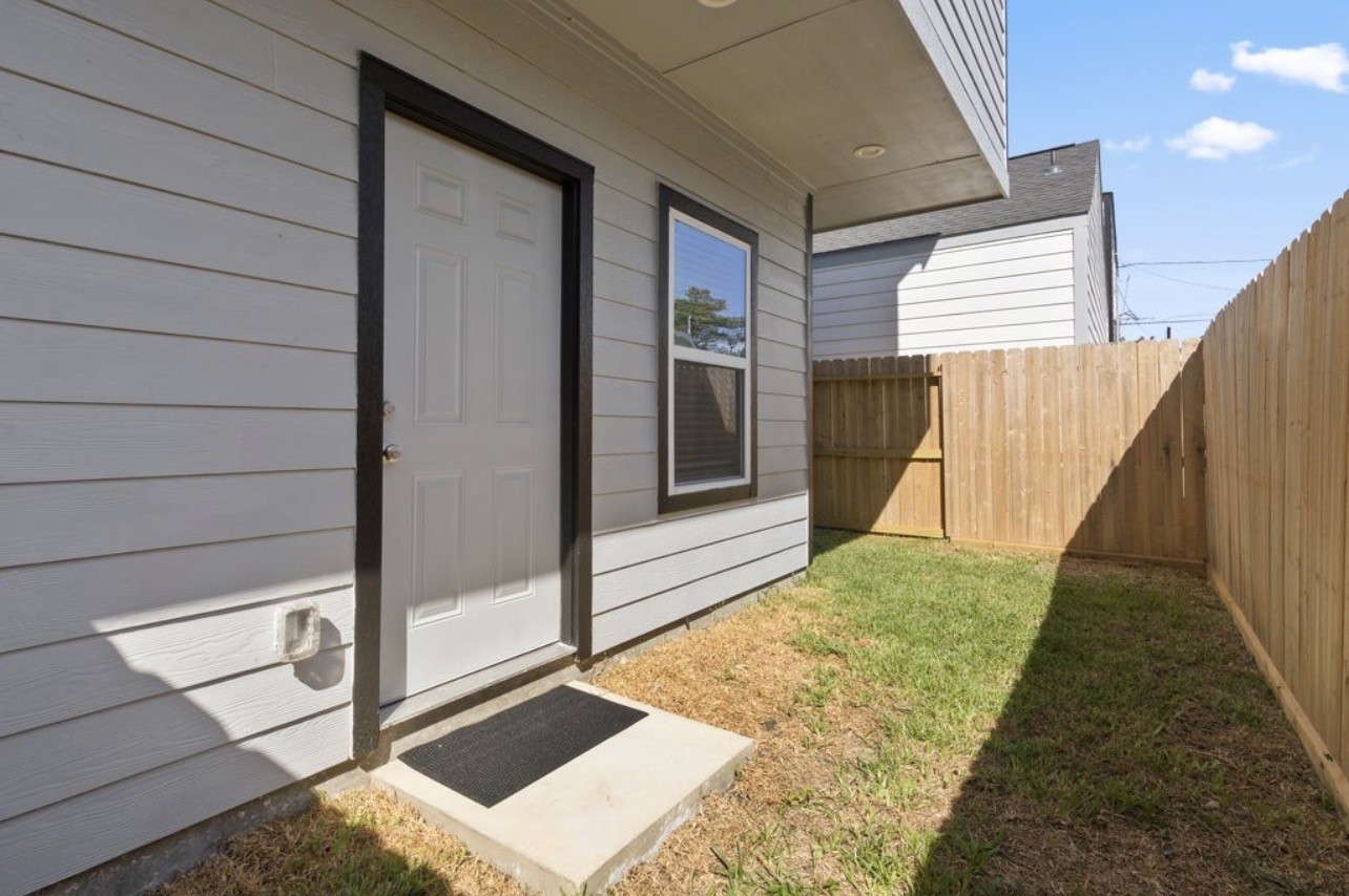 7608 Easter Street Houston, TX 77088 - Photo 7 of 22