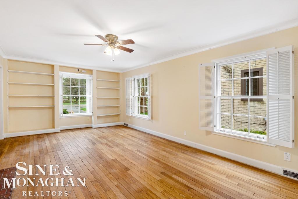 365 Moross Road Grosse Pointe, MI 48236 - Photo 3 of 34 50138742-186d8c17-df03-4115-8c14-7a4e4bbcb299.JPG