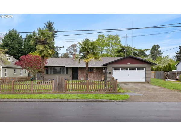 $499,900 | 470 West Dartmouth Street, Gladstone, OR 97027