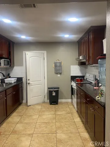 $965,000 | 7122 Stanton Avenue, Buena Park, CA 90621