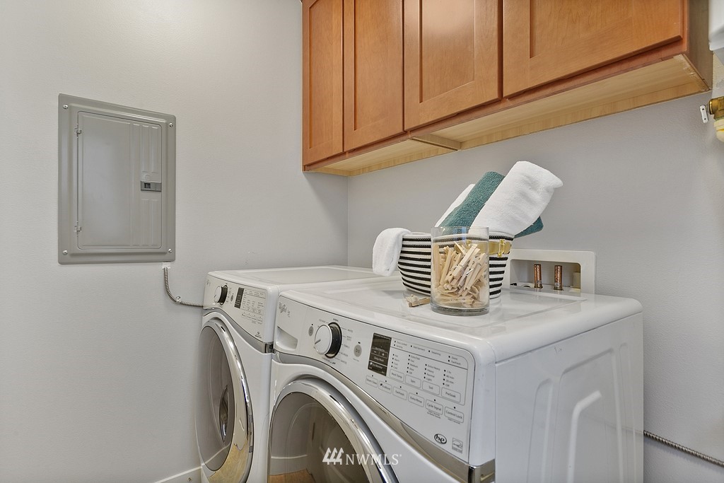 4207 Whitman Avenue North Seattle, WA 98103 - Photo 19 of 23