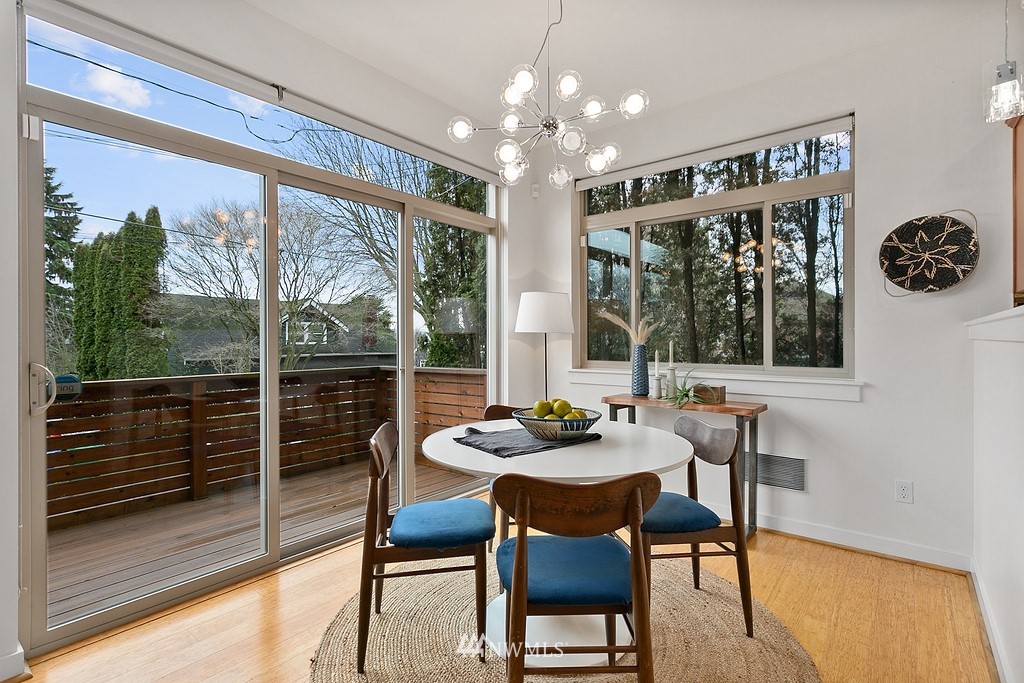 4207 Whitman Avenue North Seattle, WA 98103 - Photo 4 of 23