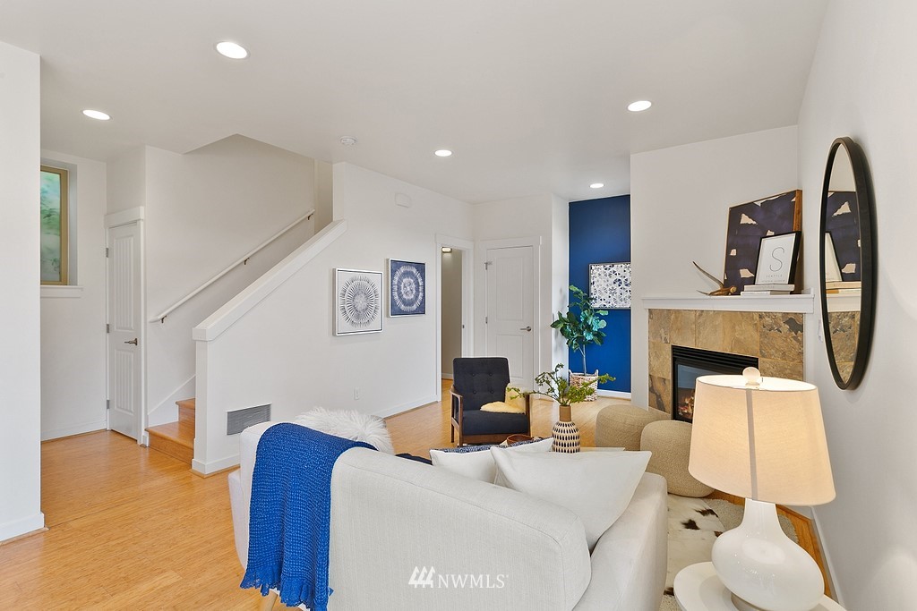 4207 Whitman Avenue North Seattle, WA 98103 - Photo 8 of 23