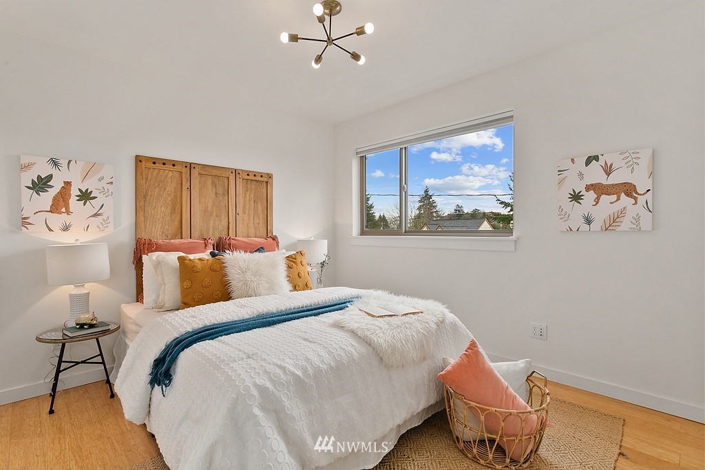 4207 Whitman Avenue North Seattle, WA 98103 - Photo 10 of 23