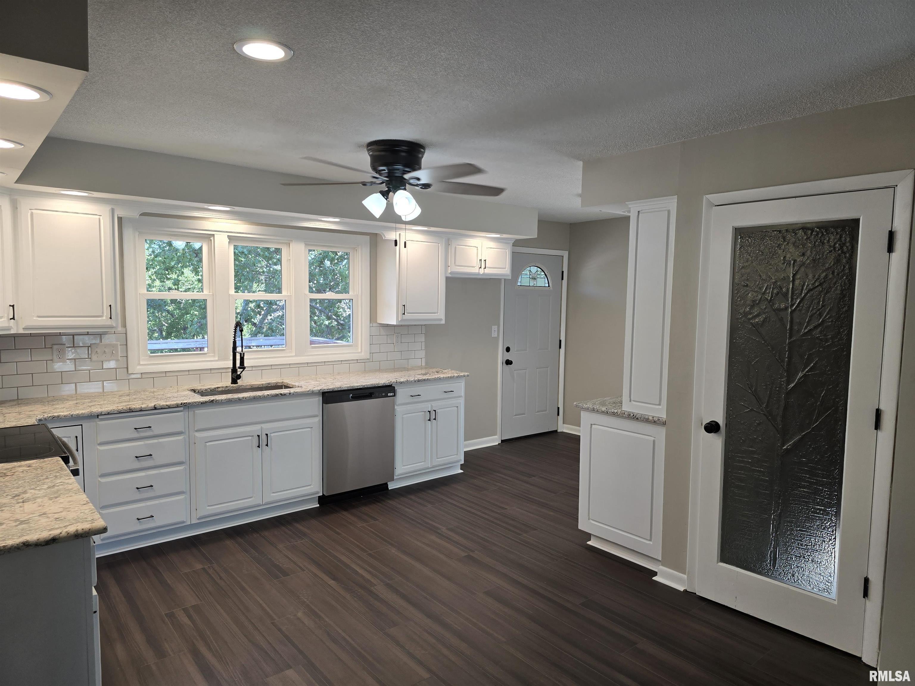 110 Crestview Drive Hamilton, IL 62341 - Photo 6 of 20