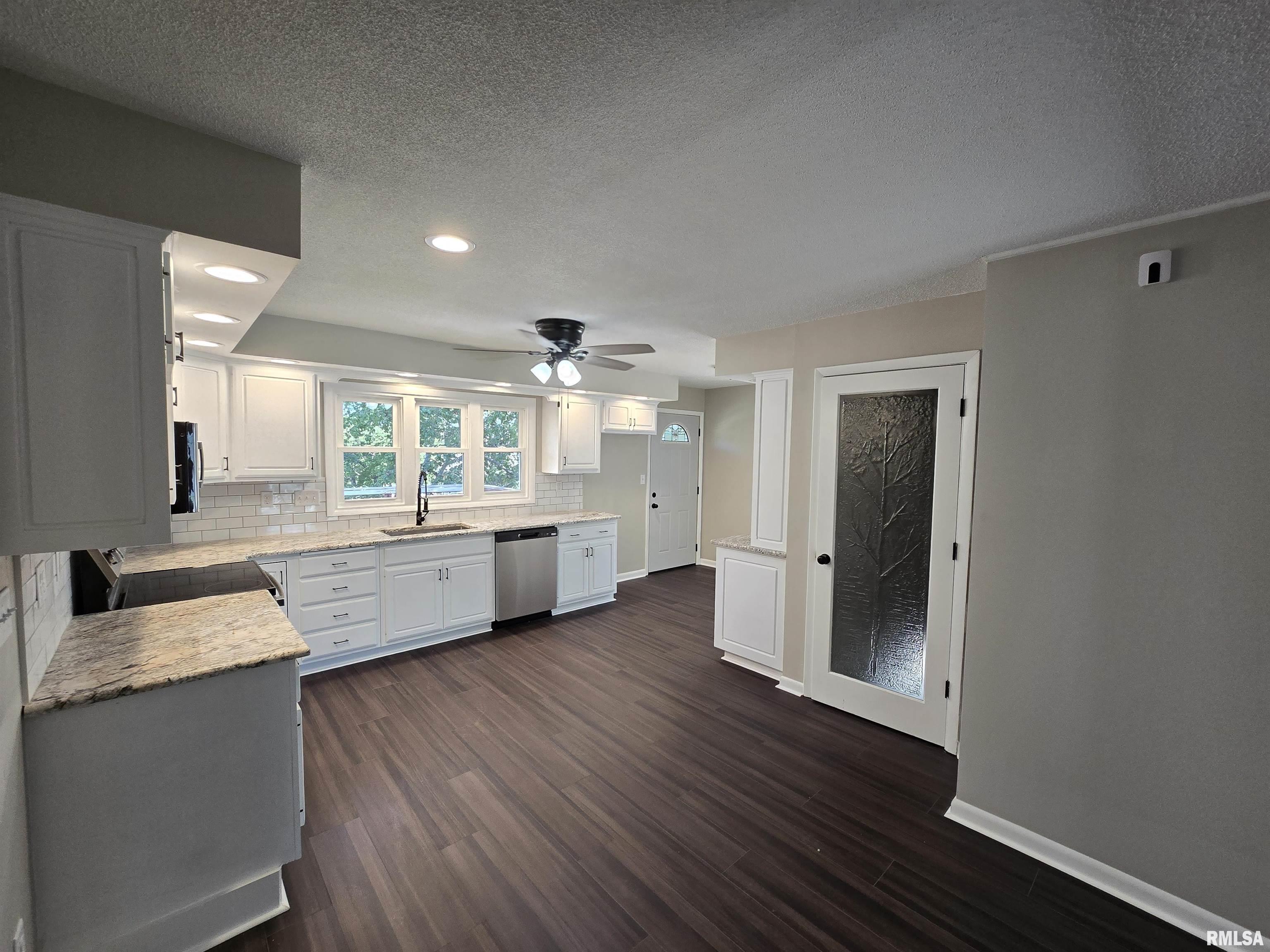 110 Crestview Drive Hamilton, IL 62341 - Photo 7 of 20