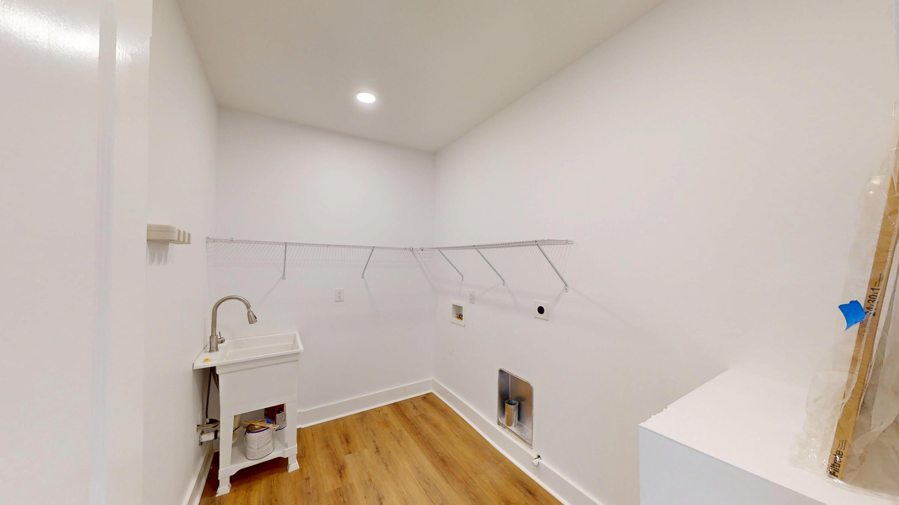 325 Henderson Road Evensville, TN 37332 - Photo 20 of 35 16-Laundry room
