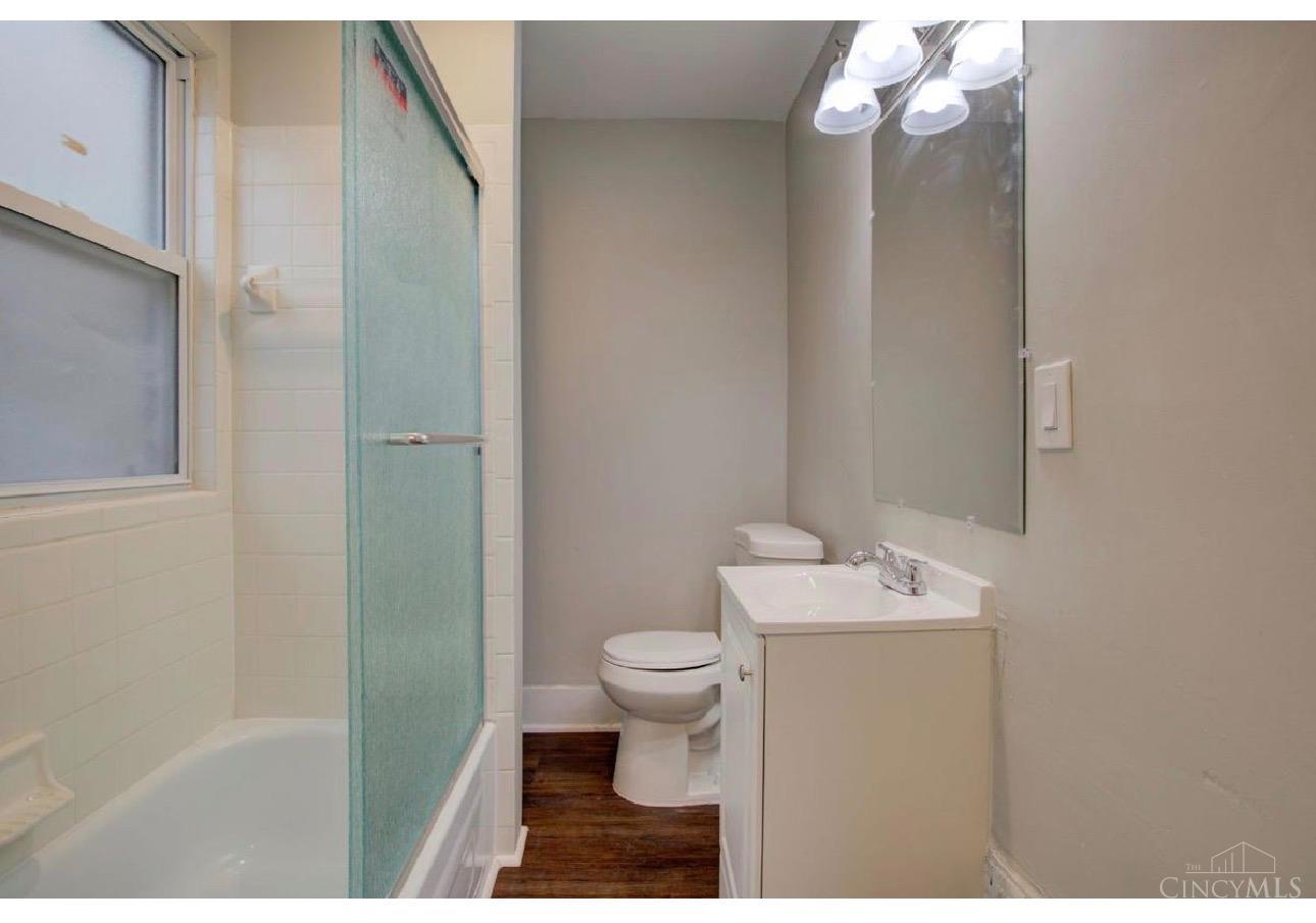 1217 Groesbeck Road Cincinnati, OH 45224 - Photo 17 of 21