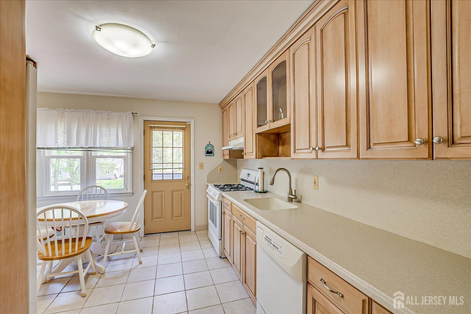 807 New Dover Road Edison, NJ 08820 - Photo 15 of 41