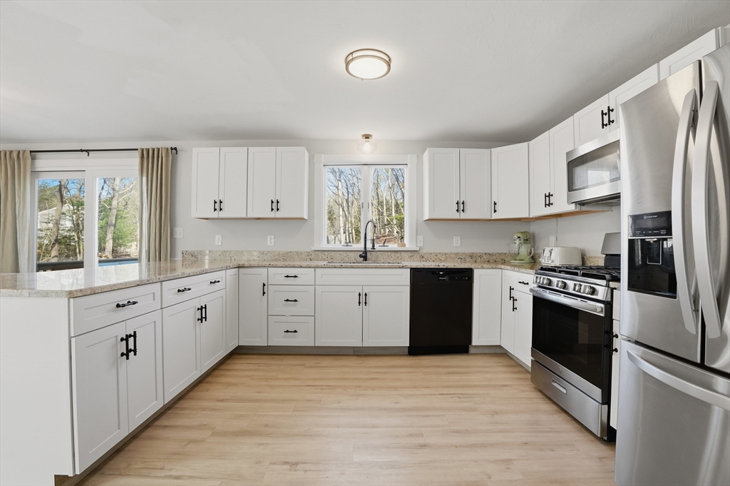 296 Meiggs Backus Road Sandwich, MA 02563 - Photo 12 of 40