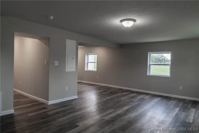 $1,050 | 1170 North Eastern School Road, Pekin, IN 47165