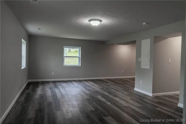 $1,050 | 1170 North Eastern School Road, Pekin, IN 47165