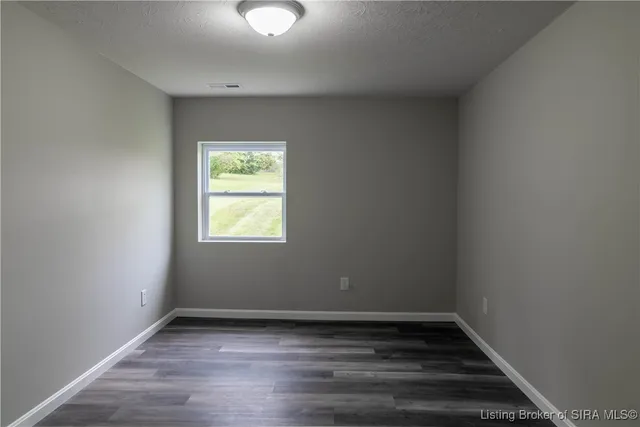 $1,050 | 1170 North Eastern School Road, Pekin, IN 47165