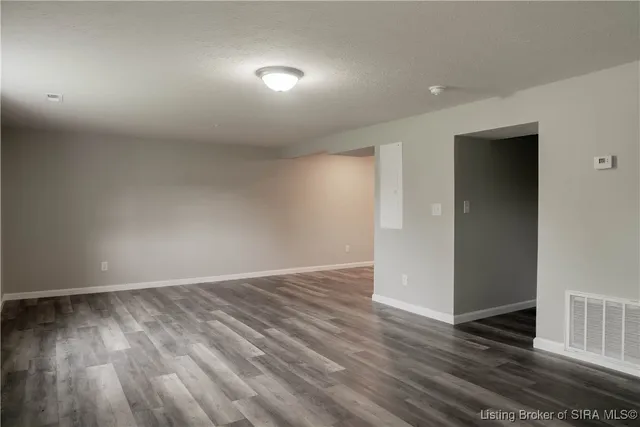 $1,050 | 1170 North Eastern School Road, Pekin, IN 47165