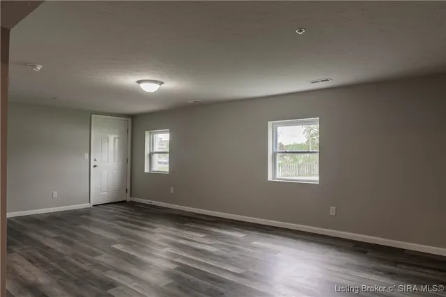 $1,050 | 1170 North Eastern School Road, Pekin, IN 47165