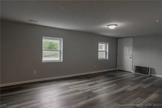 $1,050 | 1170 North Eastern School Road, Pekin, IN 47165