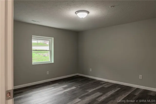 $1,050 | 1170 North Eastern School Road, Pekin, IN 47165