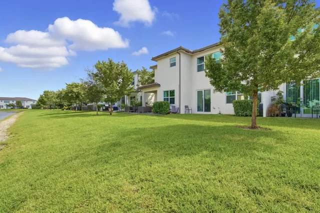 $3,200 | 4874 Navali Drive, Lake Worth, FL 33467
