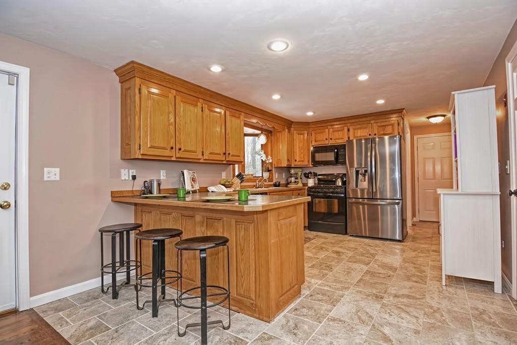 517 White Pond Road Lancaster, MA 01523 - Photo 8 of 32 Gallery Image 8