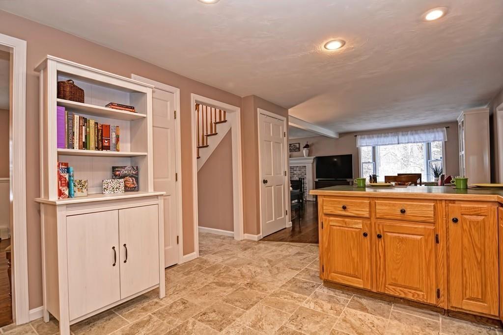 517 White Pond Road Lancaster, MA 01523 - Photo 9 of 32 Gallery Image 9