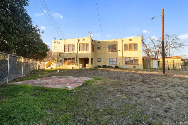 $975 | 1630 West Rosewood Avenue, Unit C, San Antonio, TX 78201