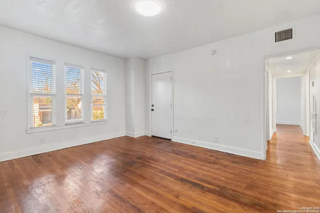 $975 | 1630 West Rosewood Avenue, Unit C, San Antonio, TX 78201