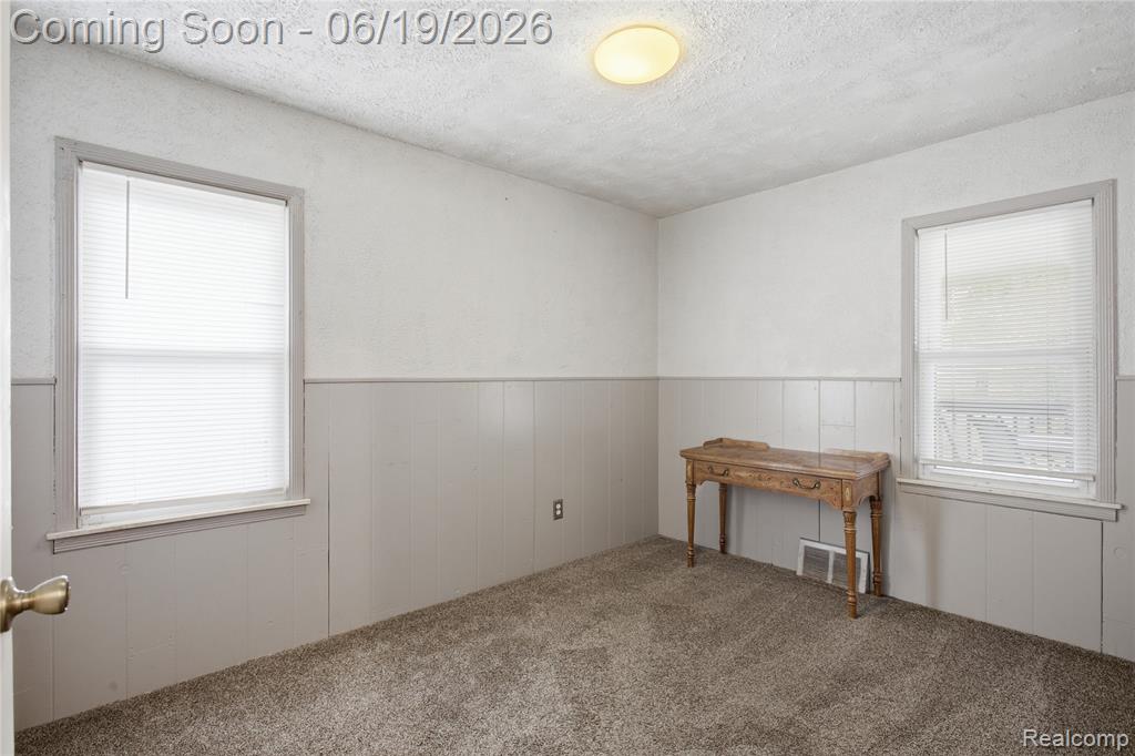 529 Champaign Road Lincoln Park, MI 48146 - Photo 9 of 25