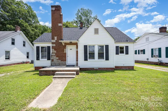 $214,900 | 900 North Salisbury Avenue, Spencer, NC 28159